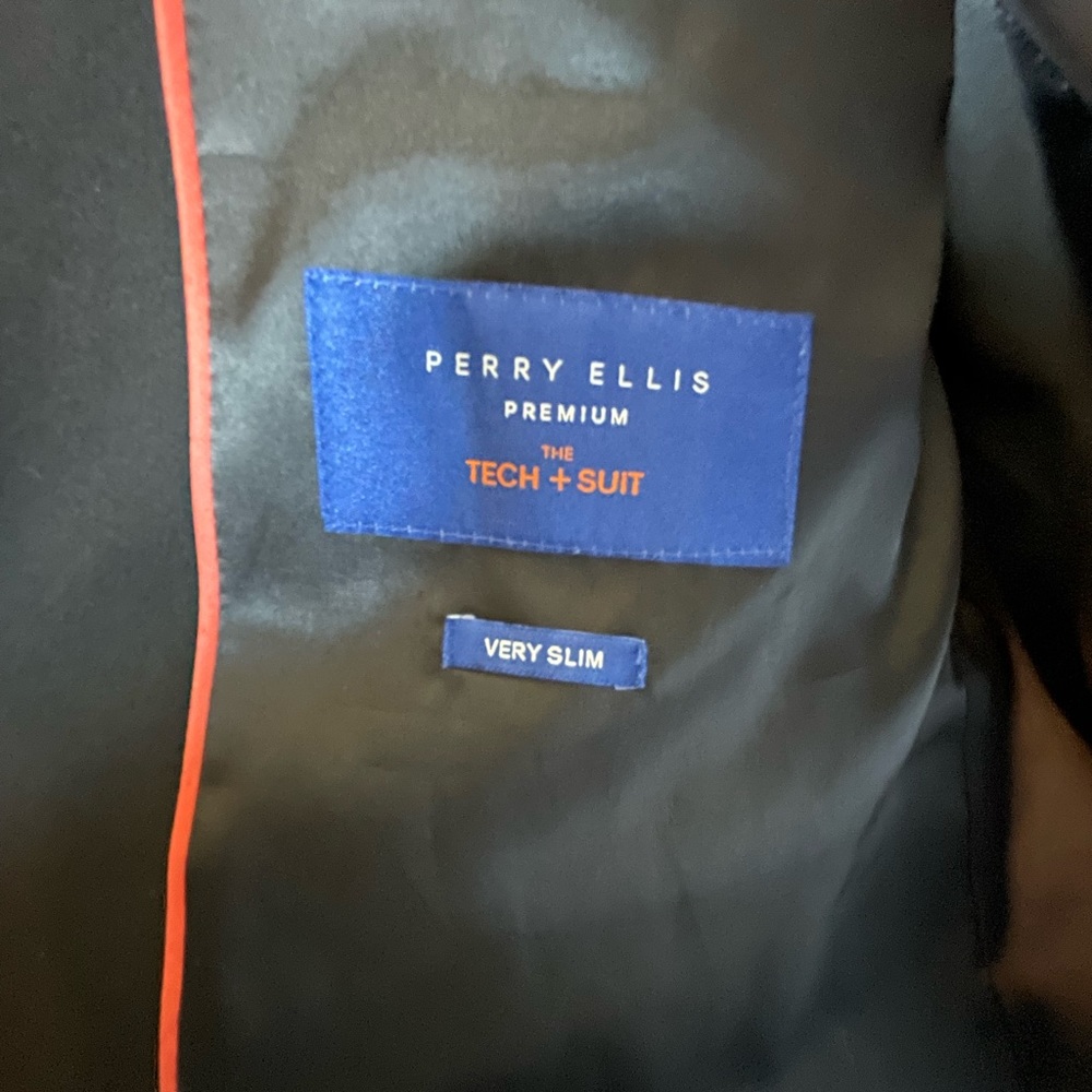 Perry Ellis Machine Washable Tech Suit - Picture 2 of 3
